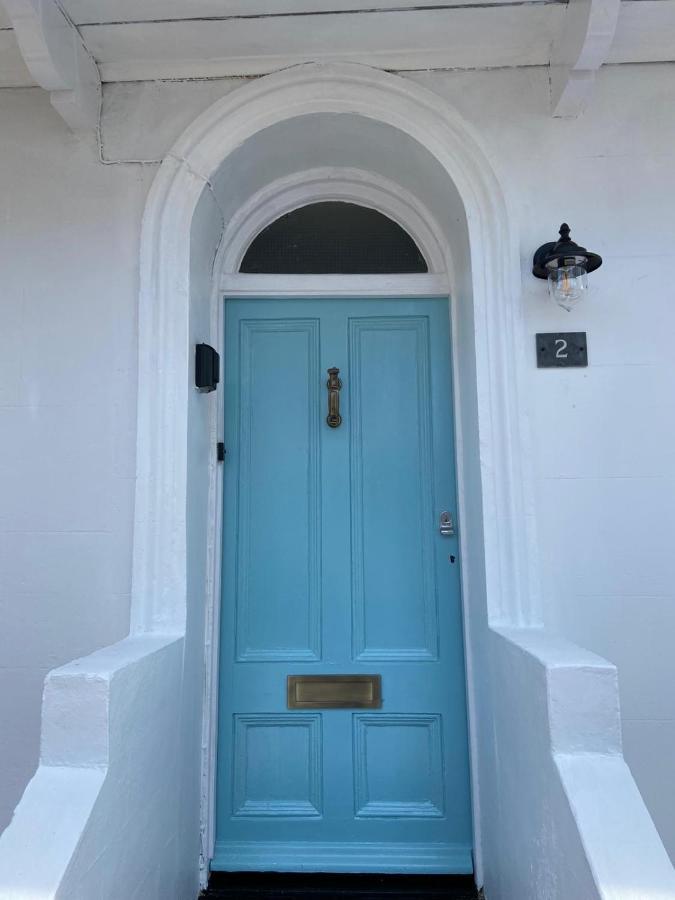 Warwick House - Stunning House With Terrace And Sea Views, Sleeps 11 Villa Уърдинг Екстериор снимка